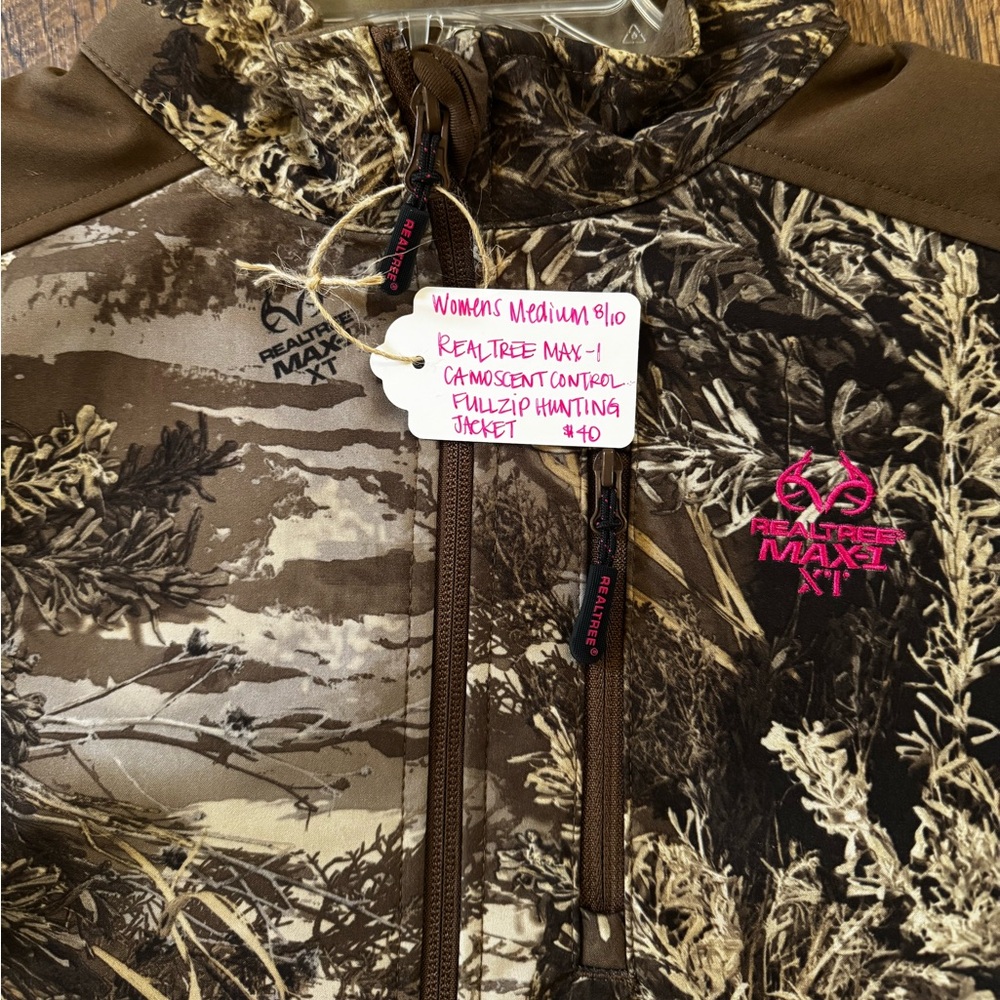 Women’s Medium RealTree zip up